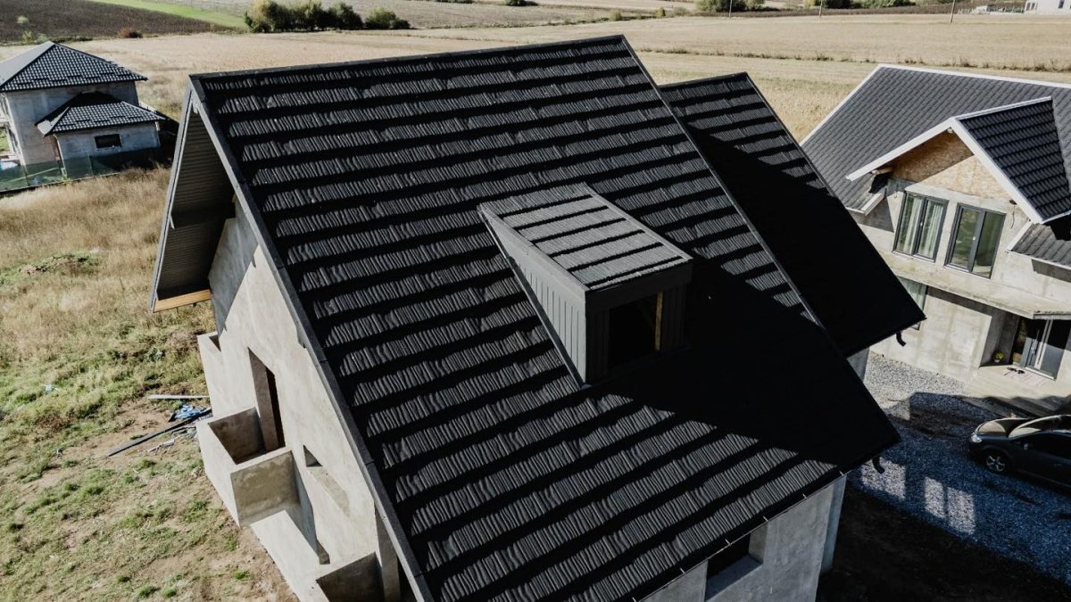 Acoperiș din țiglă metalică premium cu acoperire de piatră naturală